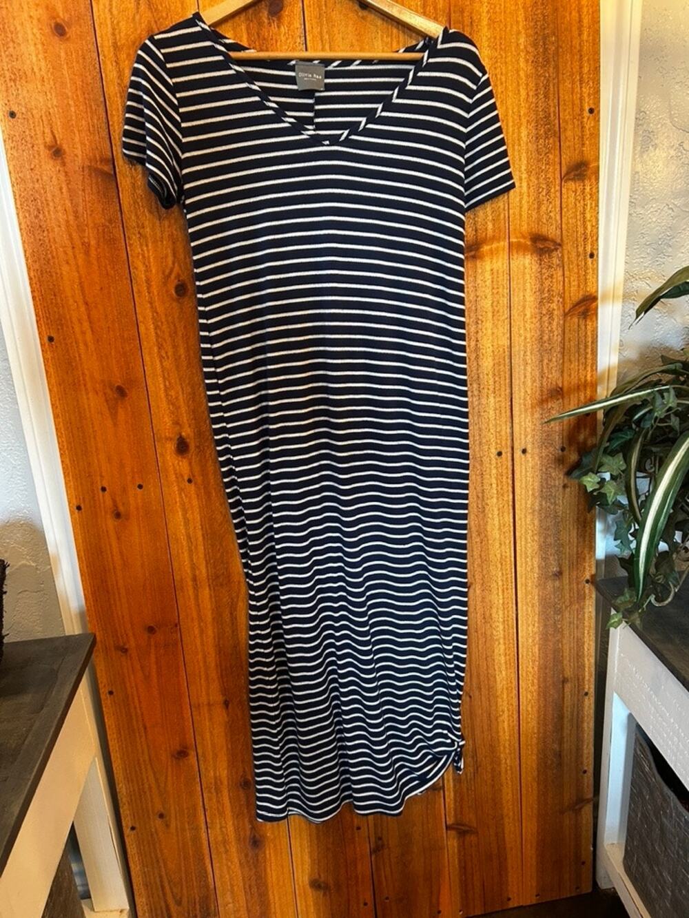 Olivia Rae Womens M Navy White Striped Short Sleeve V Neck Midi Dress Casual EUC